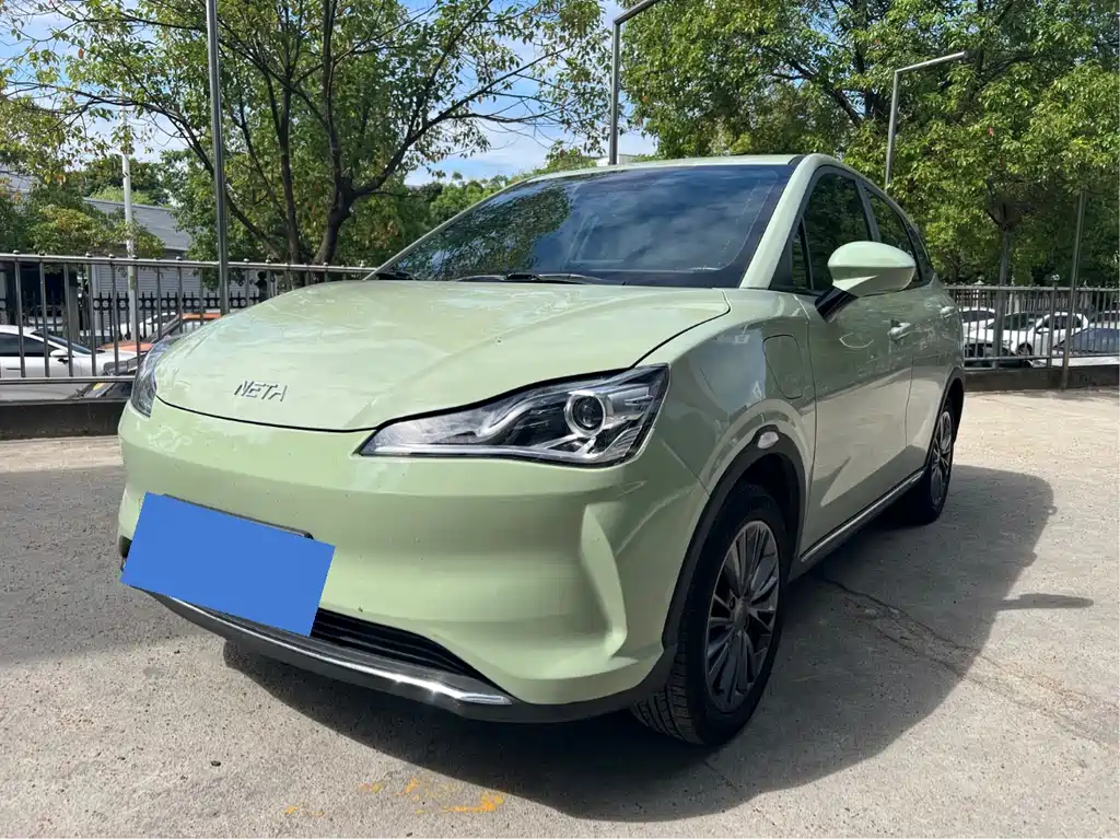Neta 哪吒V 2022款 潮 400 行业版 2023