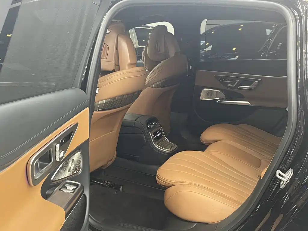 Mercedes-Benz E-Class 2025 — фото 11