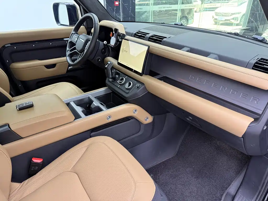 Land Rover Defender 2026 — фото 15