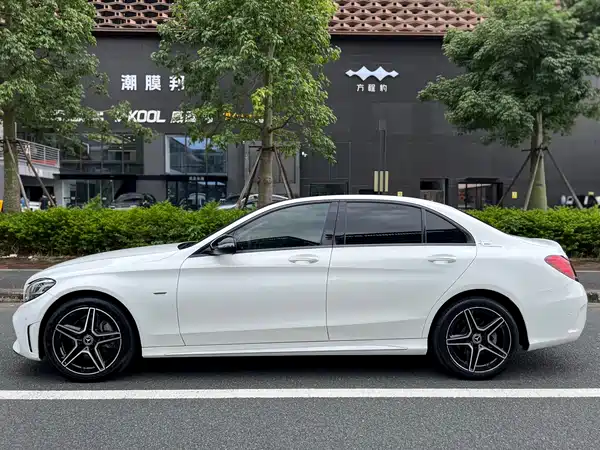 Mercedes-Benz C-Class 2020