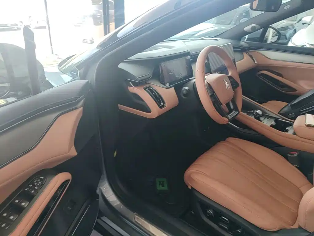 BYD L EV 2024 — фото 16