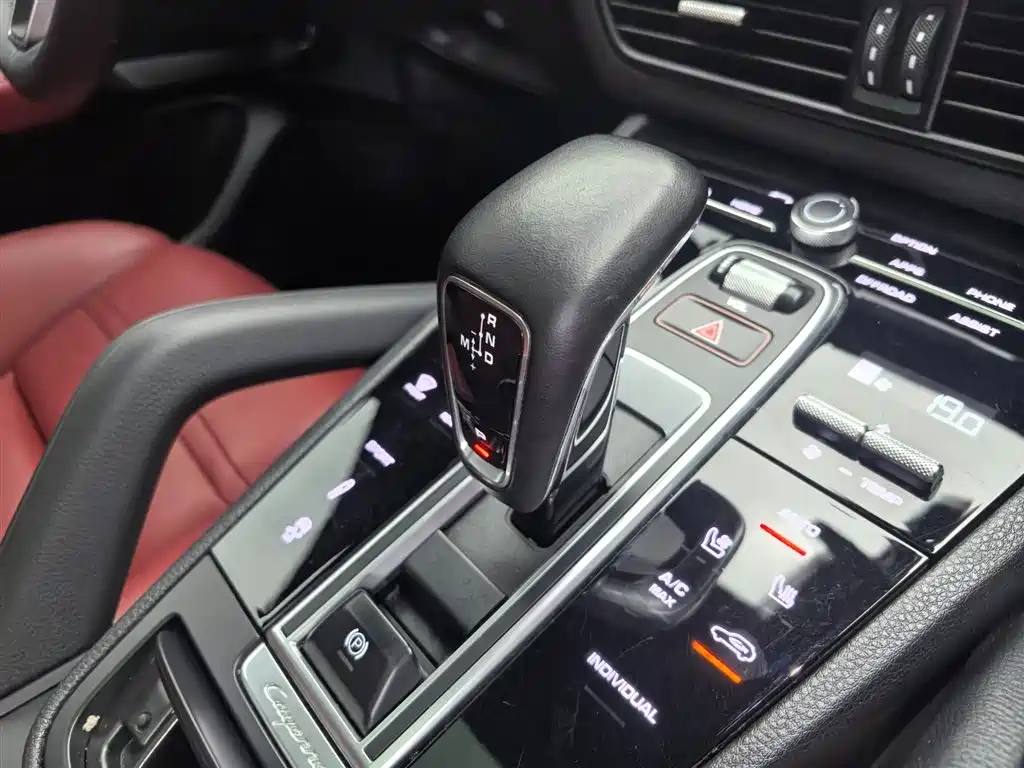 Porsche Cayenne 2020 — фото 14