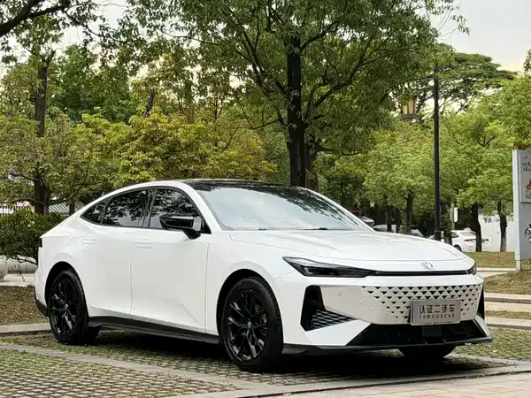 Changan UNI-V 2024