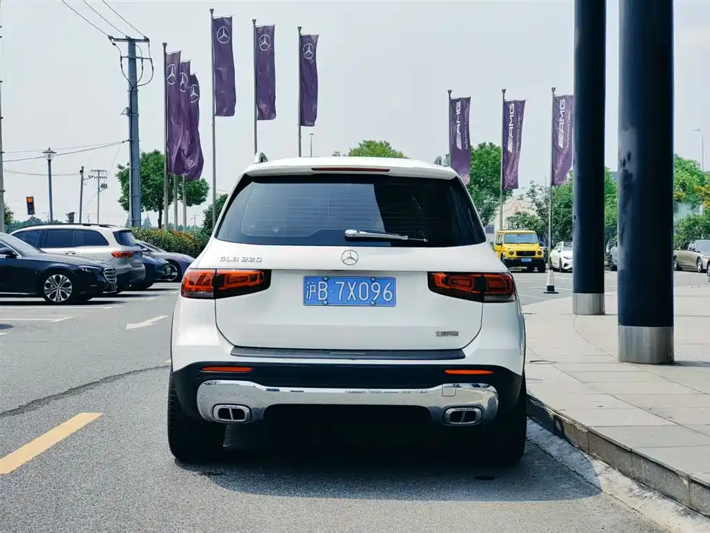 Mercedes-Benz GLB 2023