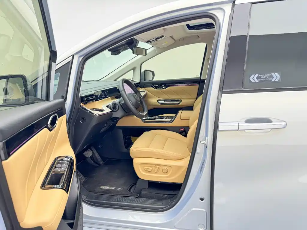 GAC Trumpchi E8 PHEV 2024 — фото 16