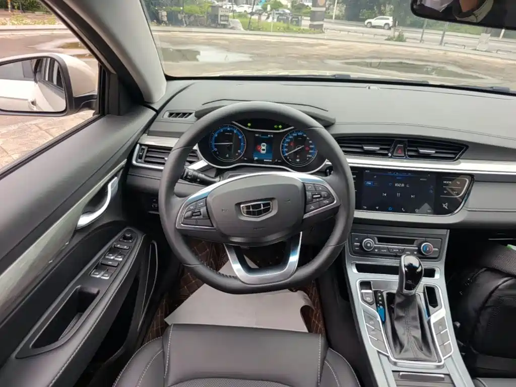 Geely Emgrand 2019 — фото 11