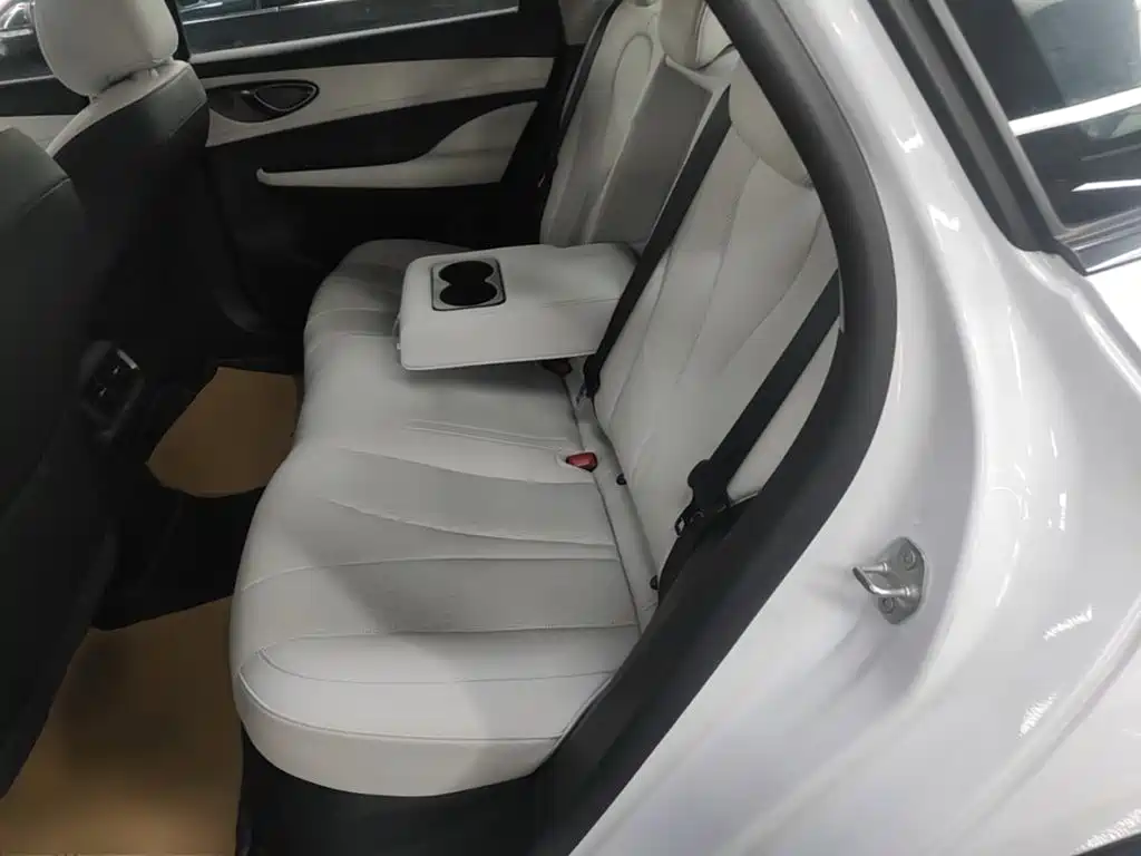 BYD Seal 05 DM-i 2025 — фото 17