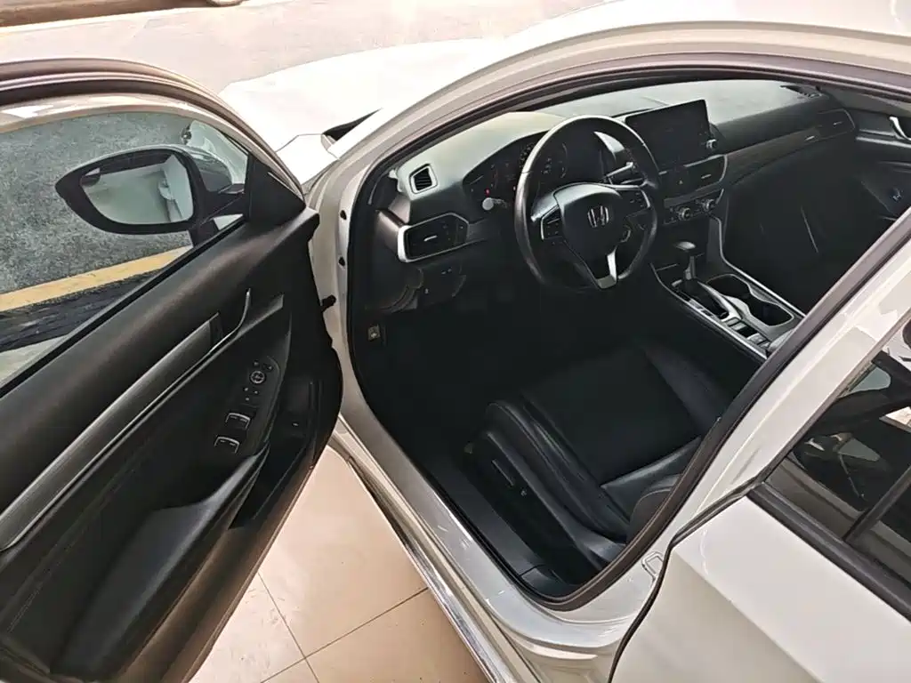 Honda Accord 2020 — фото 16