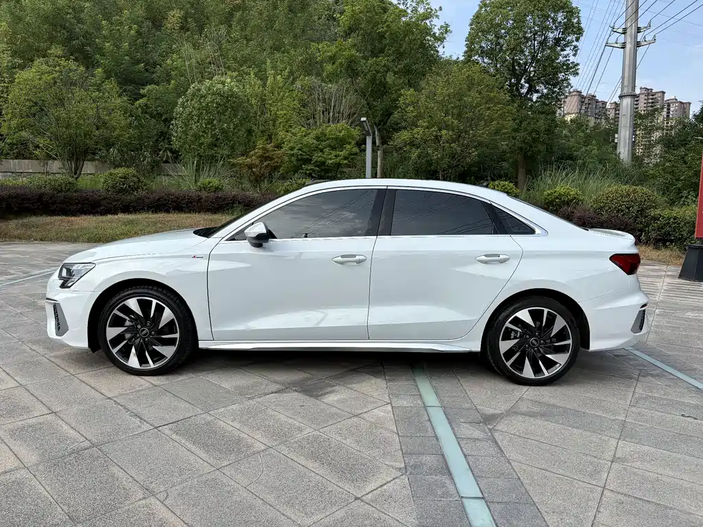 Audi A3 2023 — фото 16