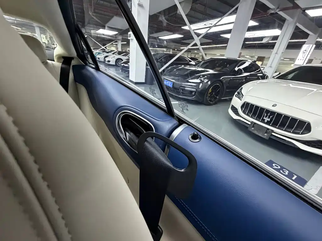 Mercedes-Benz E-Class 2020 — фото 18