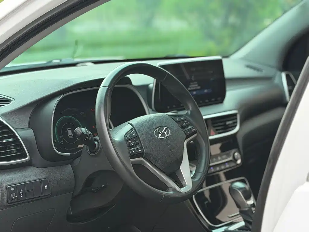 Hyundai Tucson 2020 — фото 9