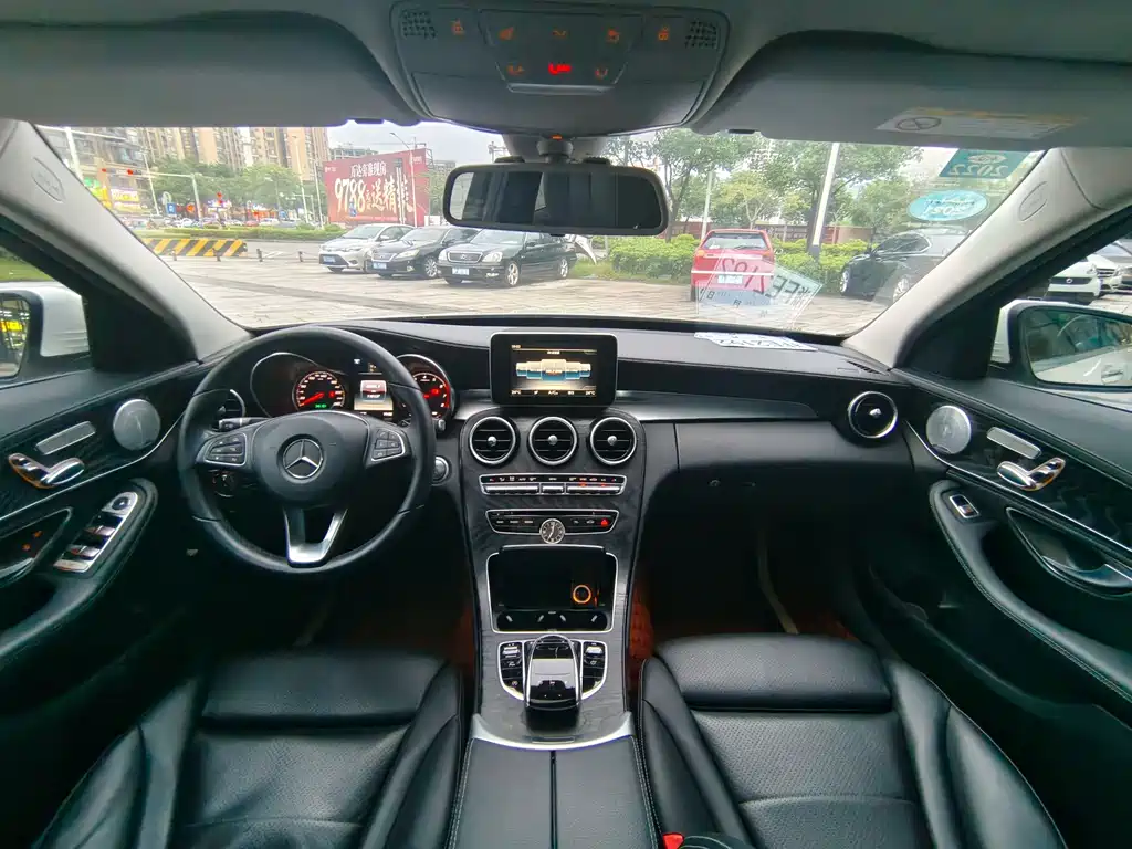 Mercedes-Benz C-Class 2018 — фото 17