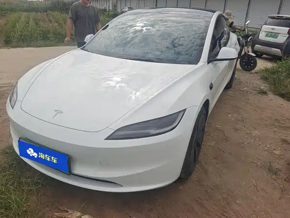 Tesla Model 3 2025