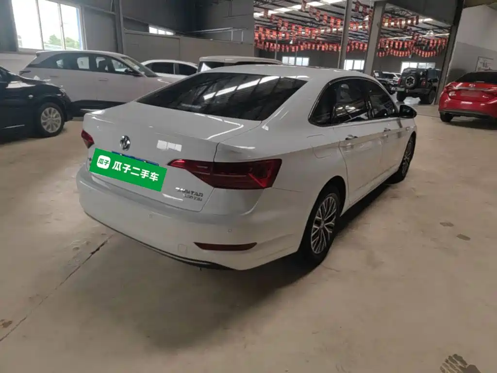 Volkswagen Sagitar 2020