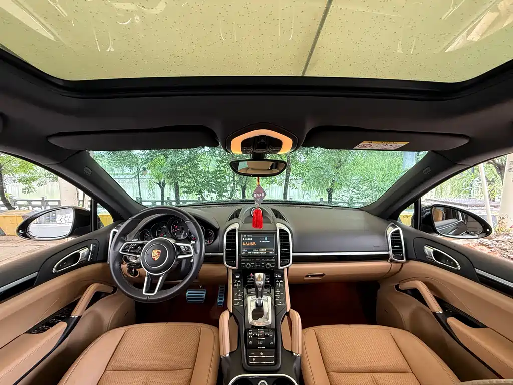 Porsche Cayenne 2017 — фото 13