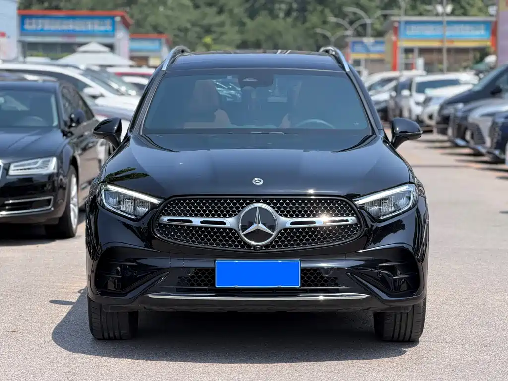 Mercedes-Benz GLC 2023