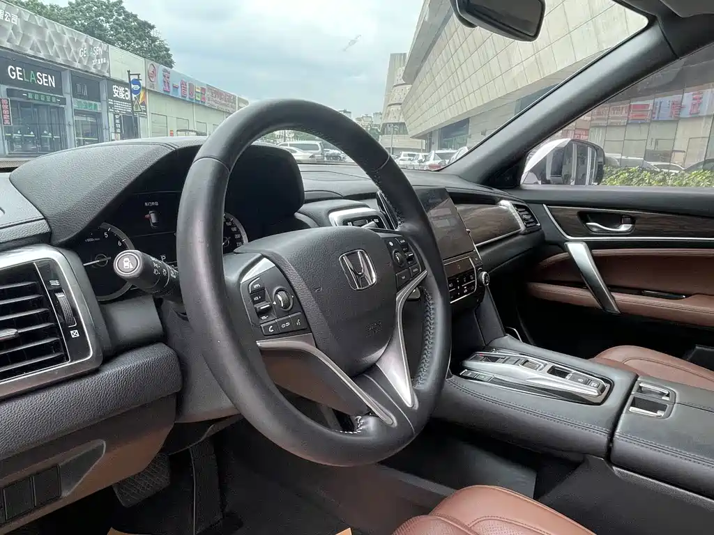 Honda UR-V 2018 — фото 15