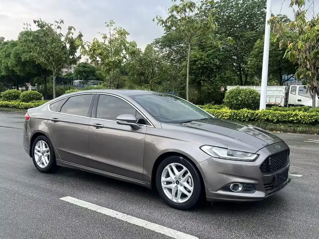 Ford Mondeo 2015 — фото 3