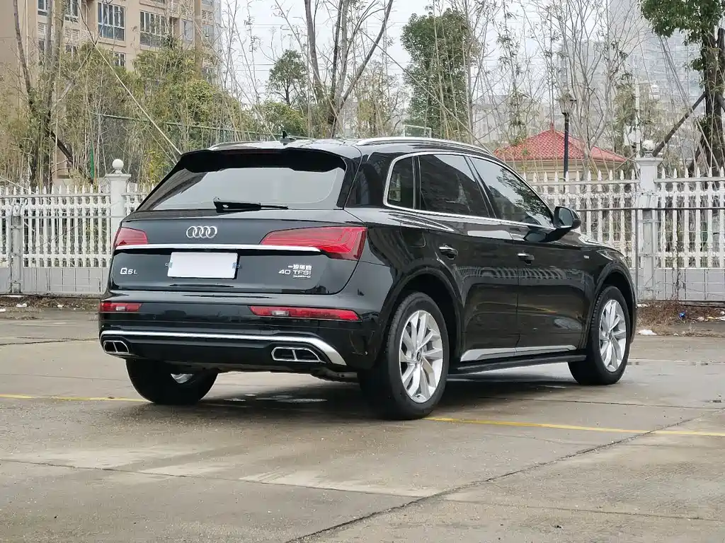 Audi Q5L 2022 — фото 4