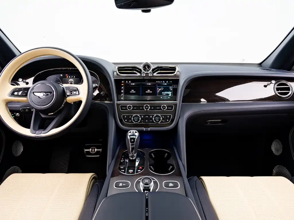 Bentley Bentayga 2022 — фото 10