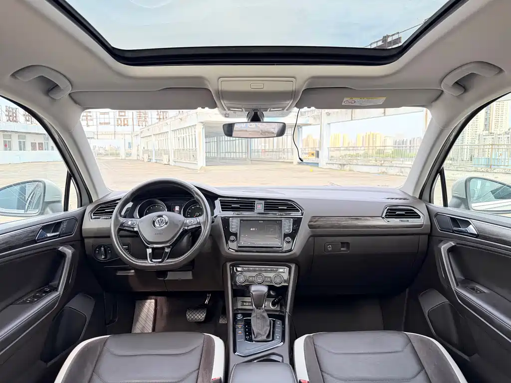 Volkswagen Tiguan L 2017 — фото 6