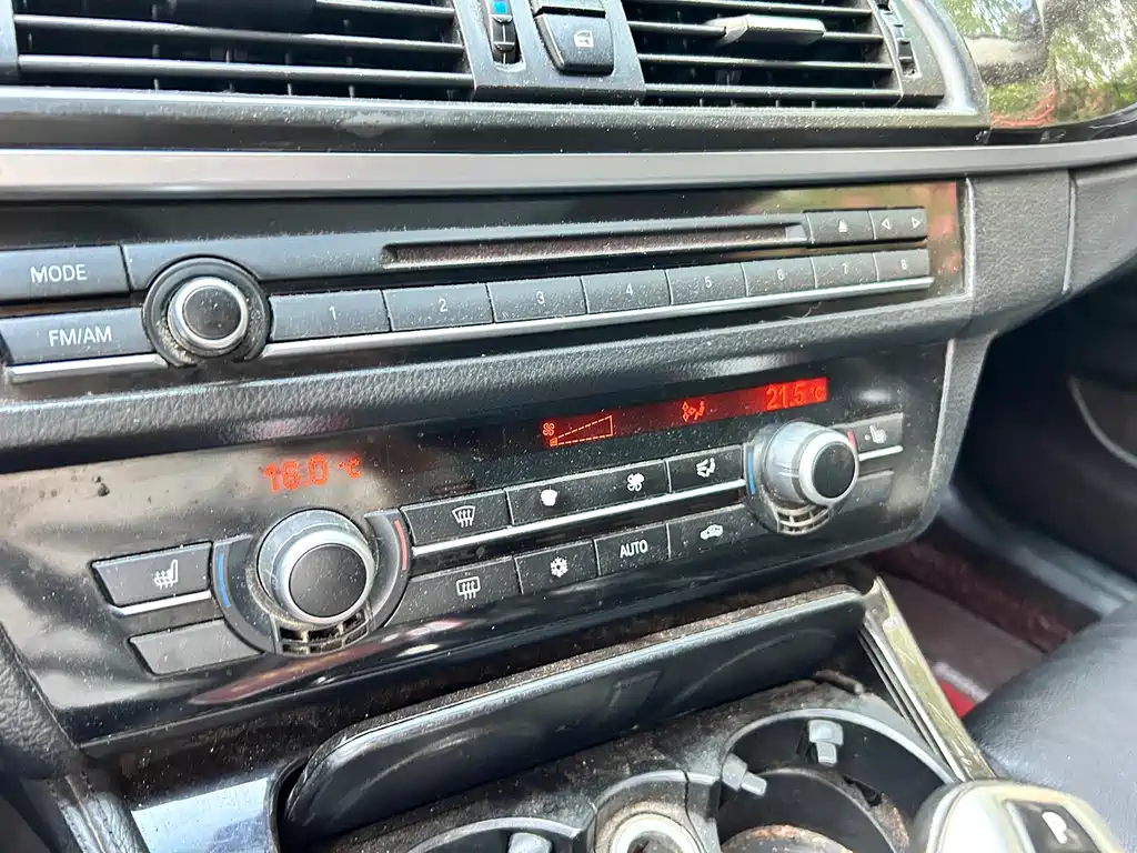 BMW 5 Series 2013 — фото 11
