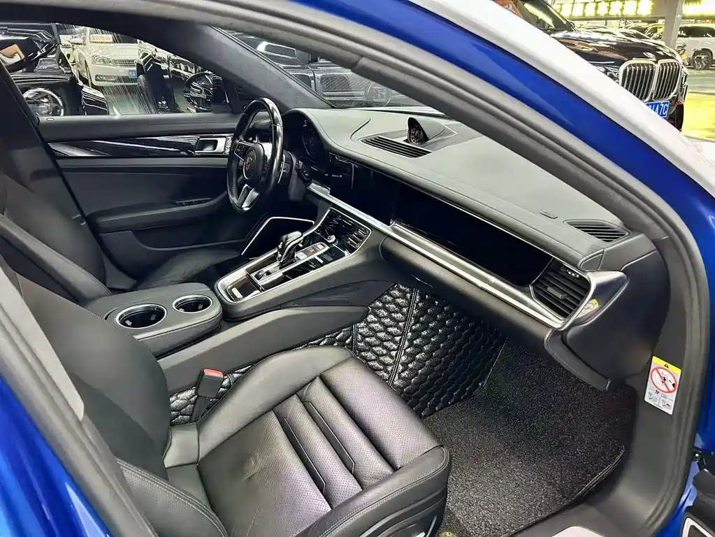 Porsche Panamera 2019 — фото 11