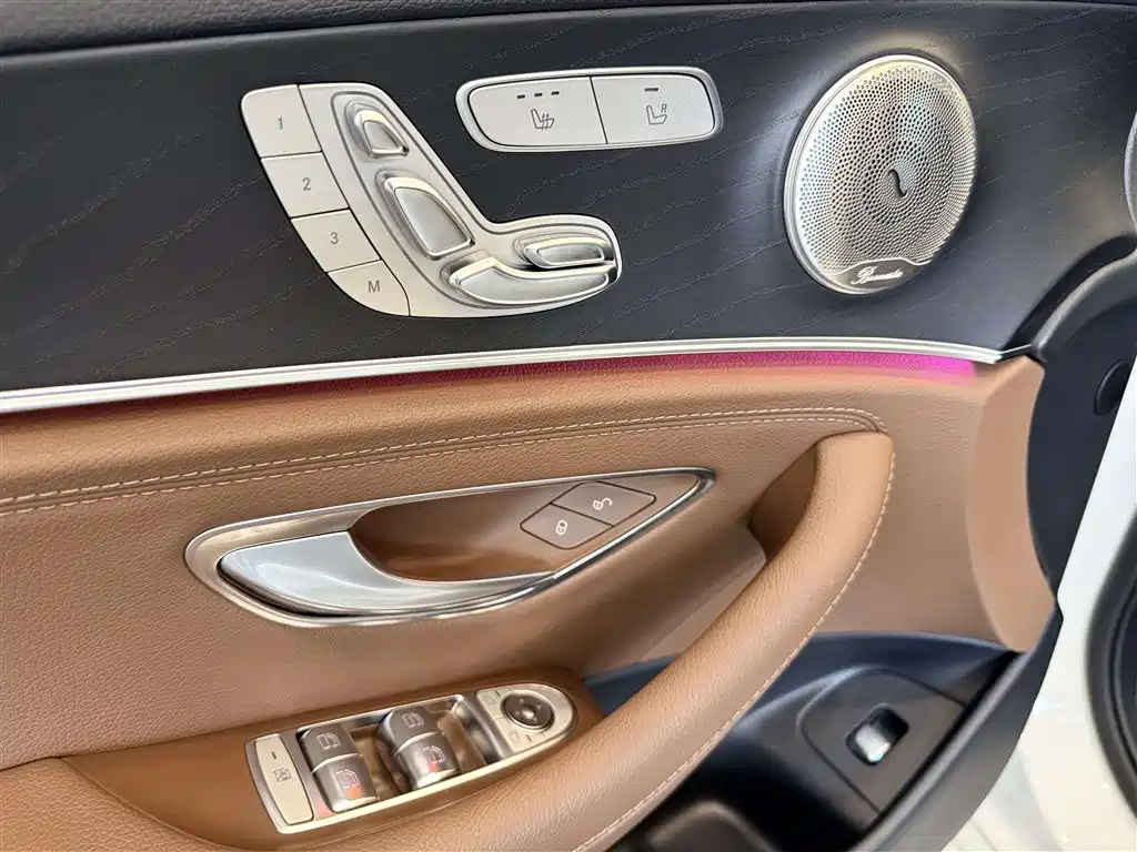 Mercedes-Benz E-Class 2019 — фото 17
