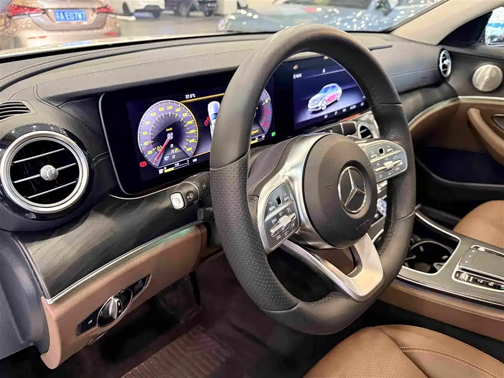 Mercedes-Benz E-Class 2019 — фото 18