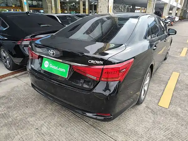 Toyota Crown 2017