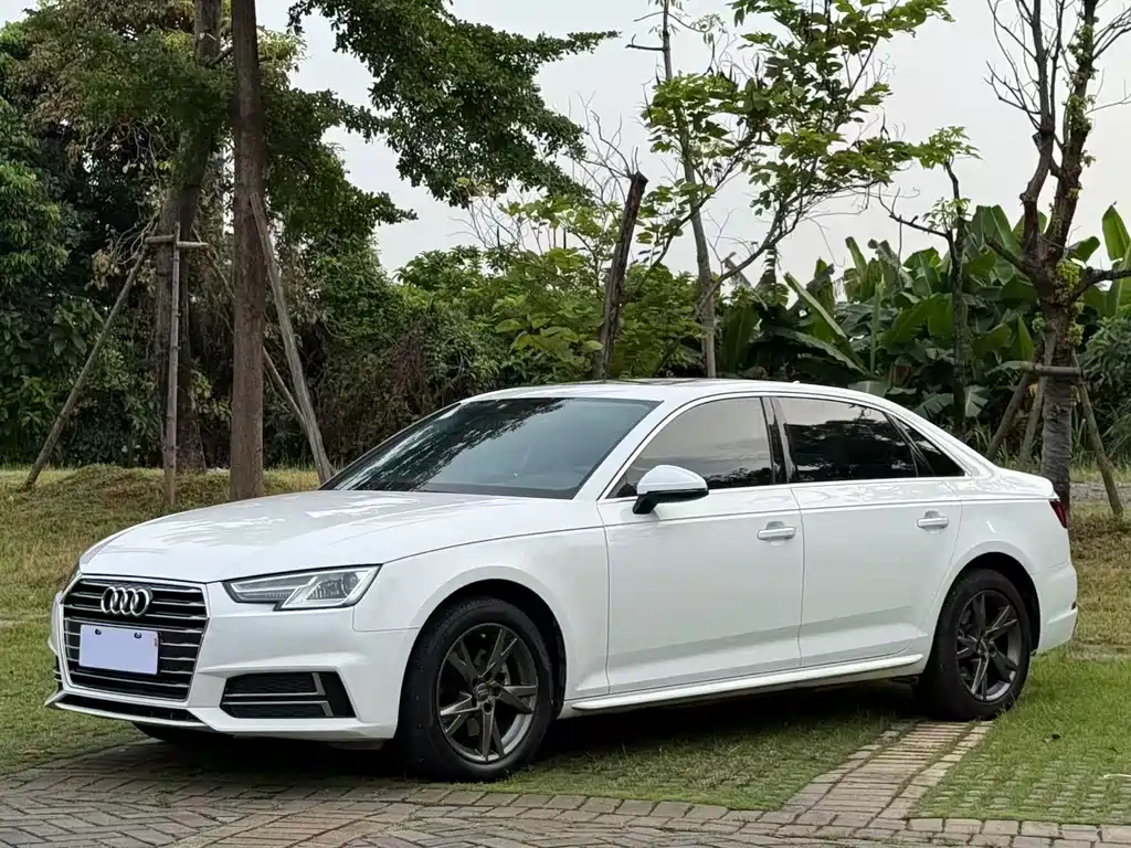 Audi A4L 2019
