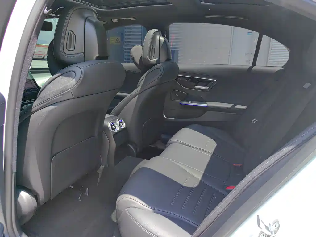 Mercedes-Benz C-Class New Energy 2024 — фото 12