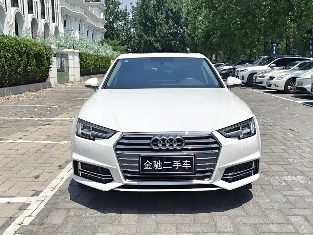 Audi A4L 2018