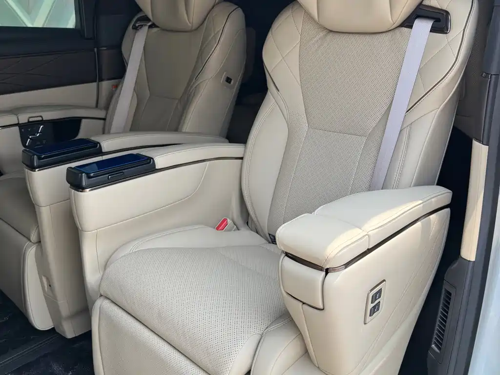 Toyota Vellfire 2024 — фото 17