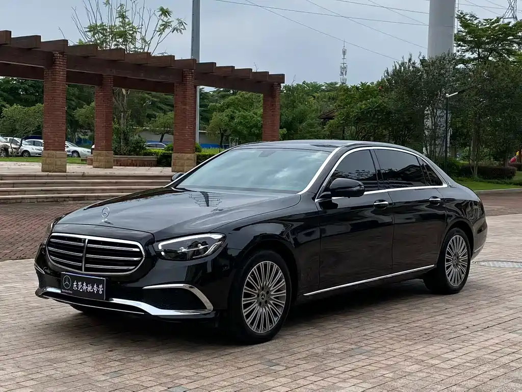Mercedes-Benz E-Class 2022 — фото 1