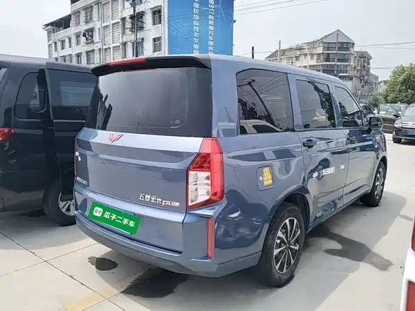 Wuling Hongguang PLUS 2022