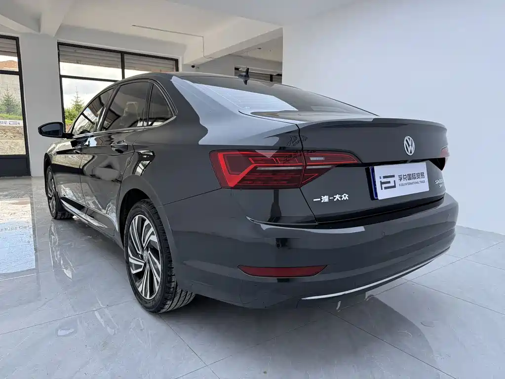 Volkswagen Sagitar 2022