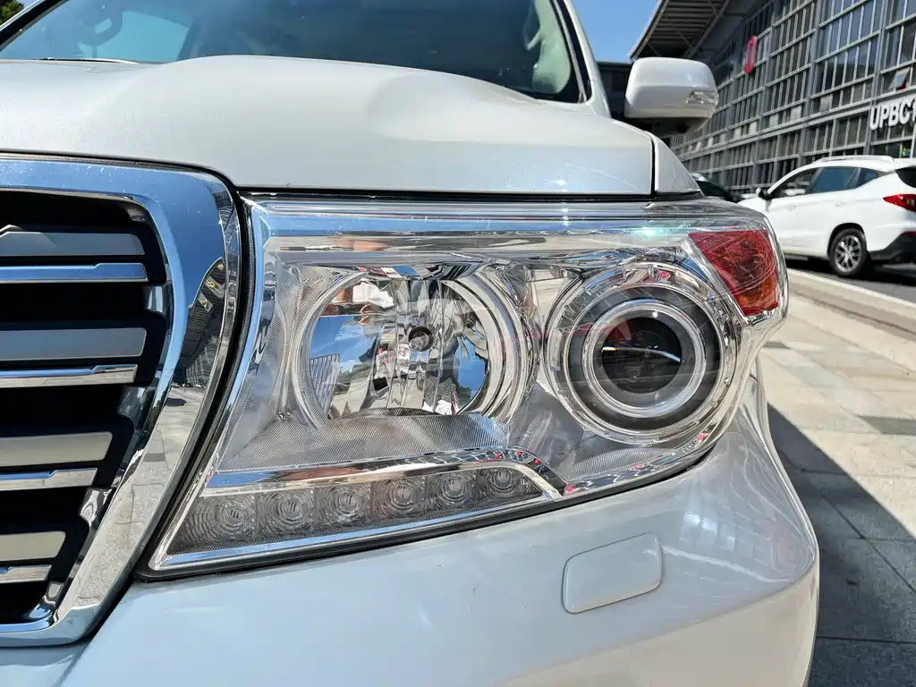Toyota Land Cruiser 2015 — фото 8