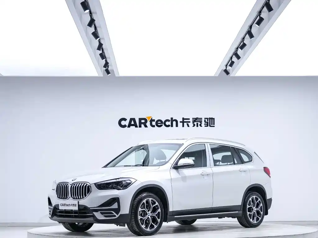 BMW X1 2022 — фото 1