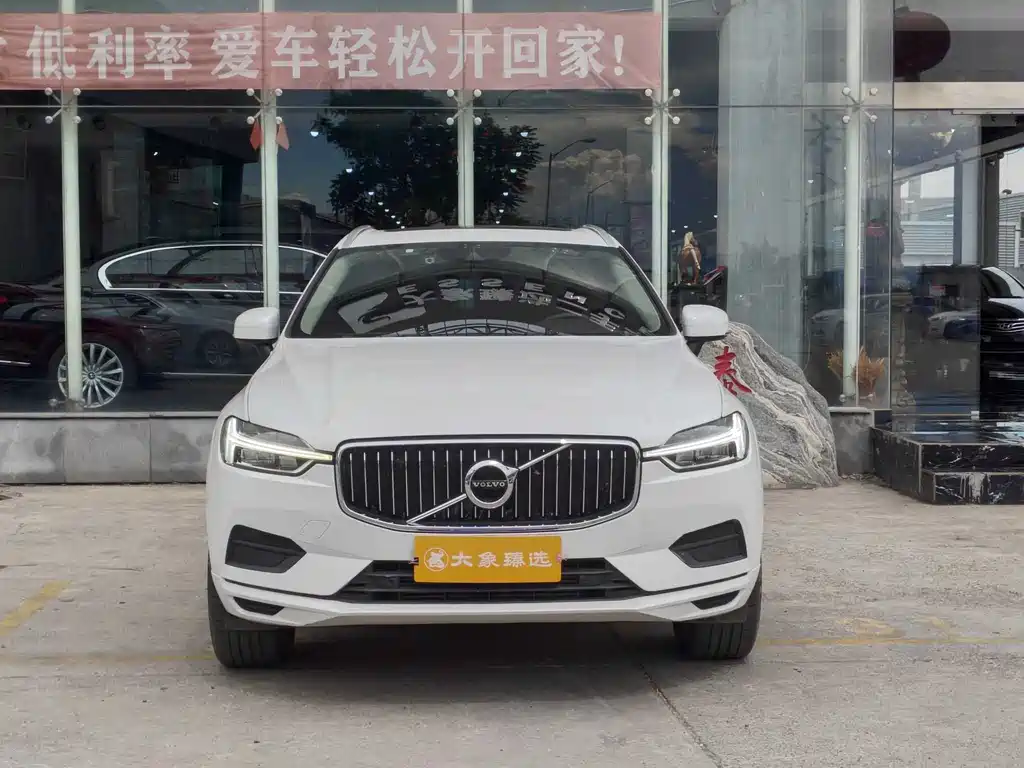 Volvo XC60 2019 — фото 2