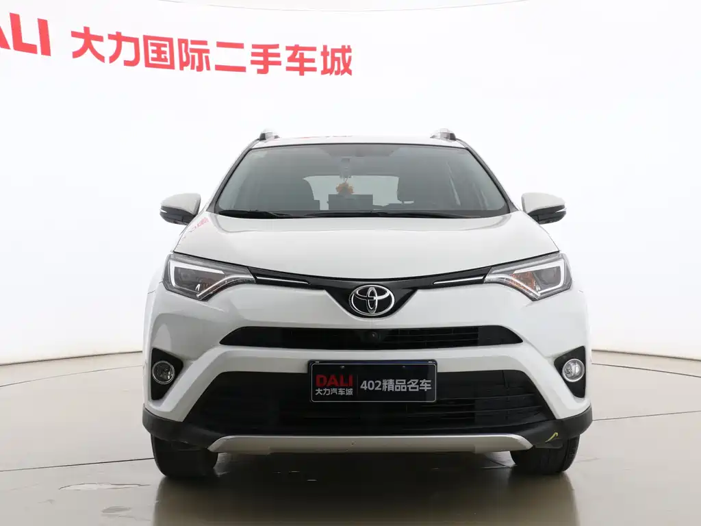Toyota RAV4 2018 — фото 2