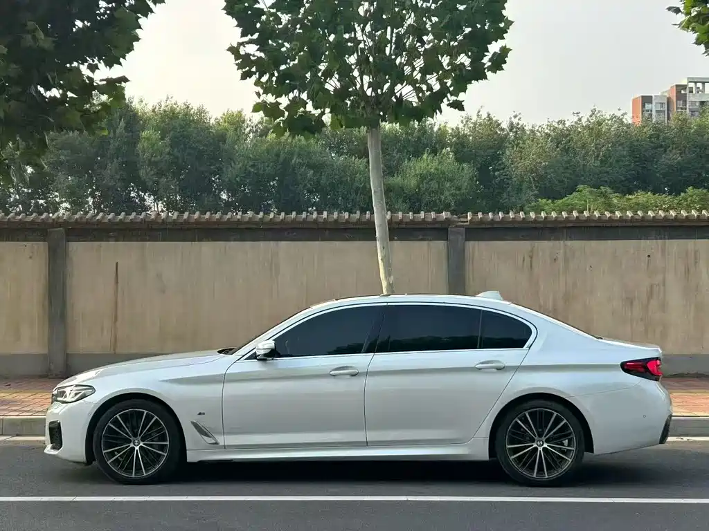 BMW 5 Series 2023