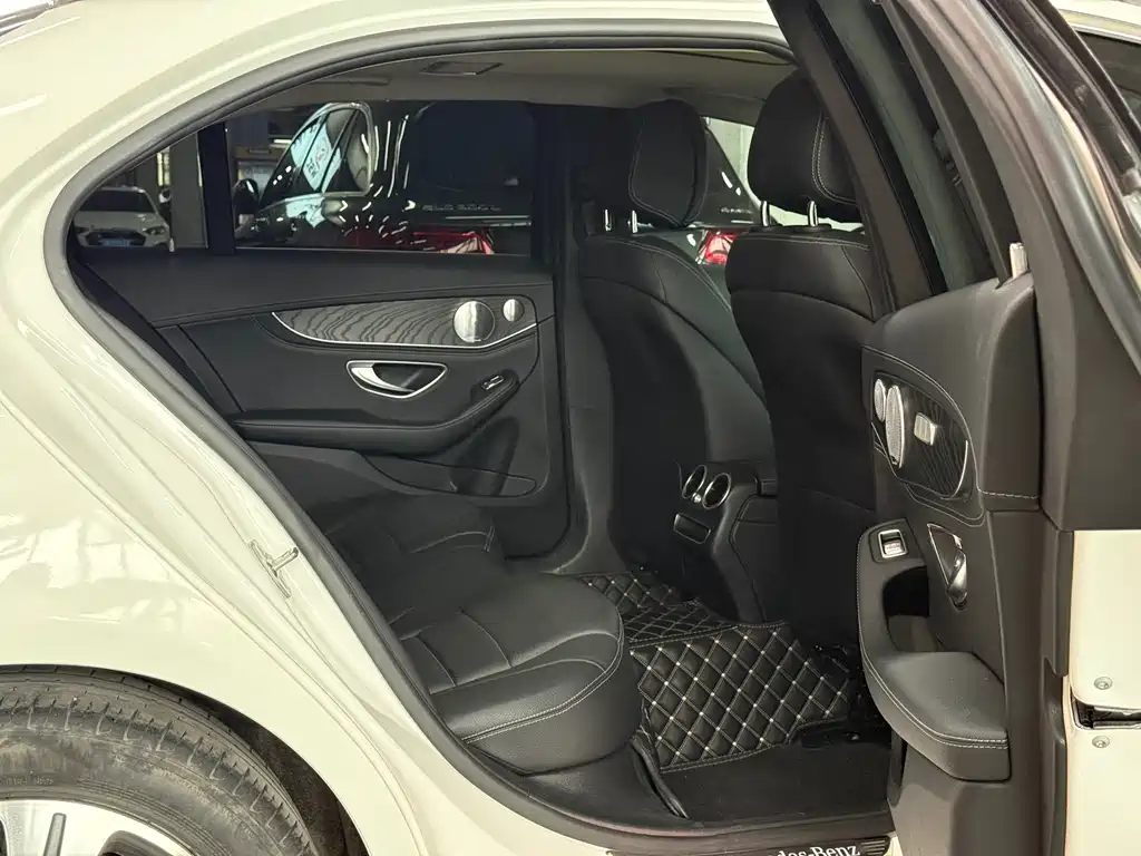 Mercedes-Benz C-Class 2019 — фото 10