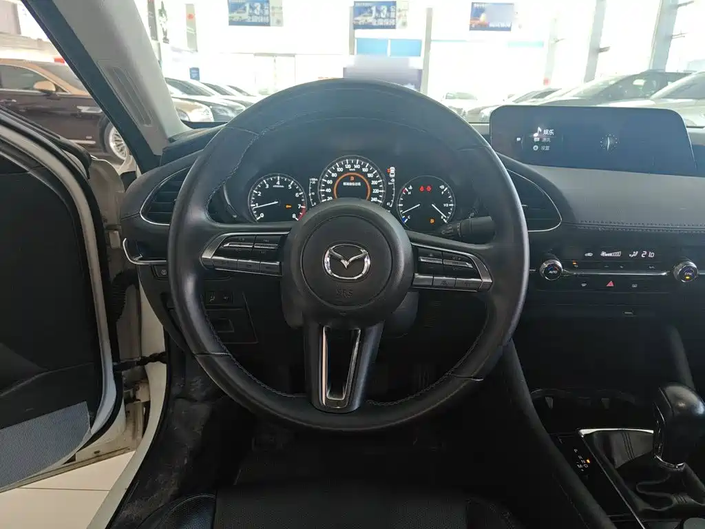 Mazda 3 Axela 2022