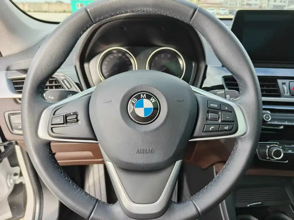 BMW X1 2022 — фото 11