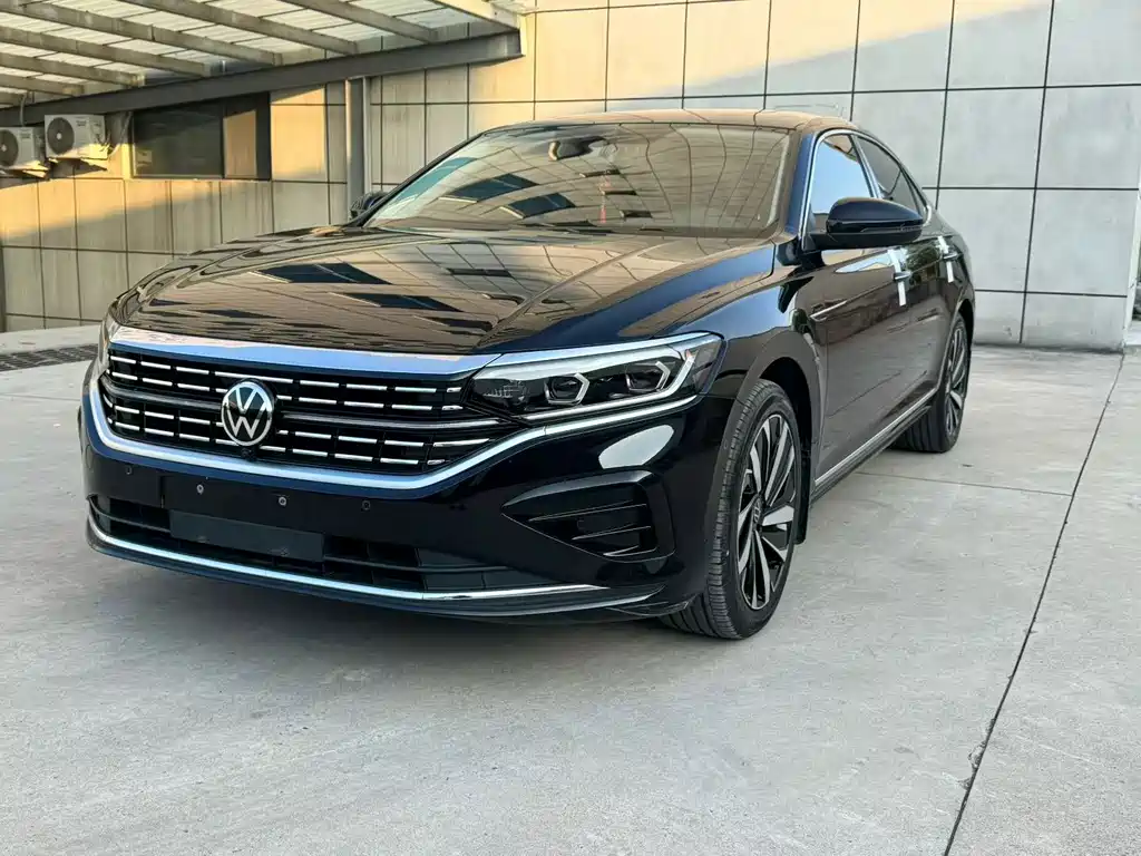 Volkswagen Passat 2024 — фото 1