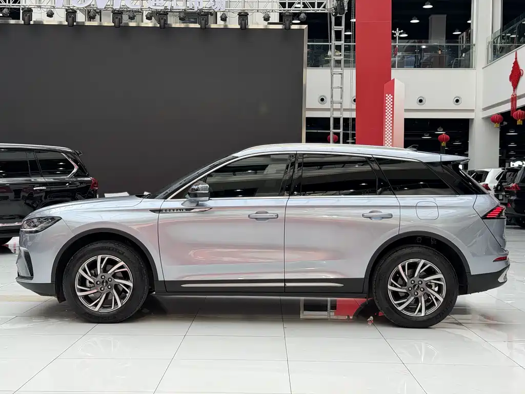 Lincoln Corsair 2024 — фото 5