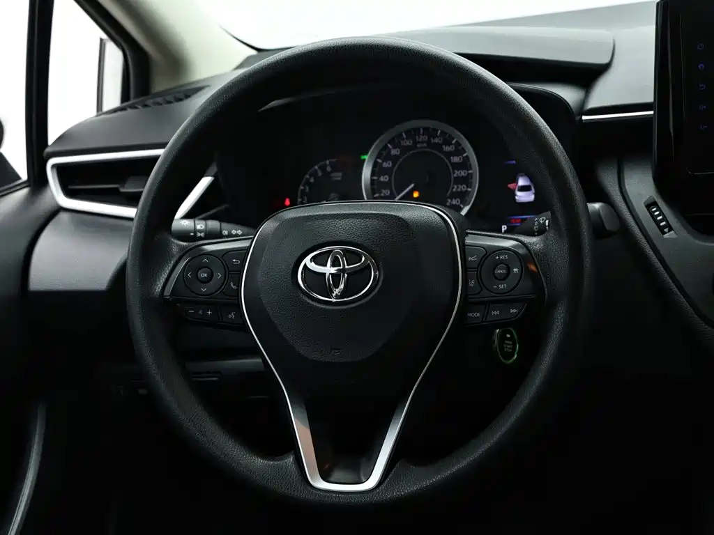 Toyota Corolla 2023 — фото 16