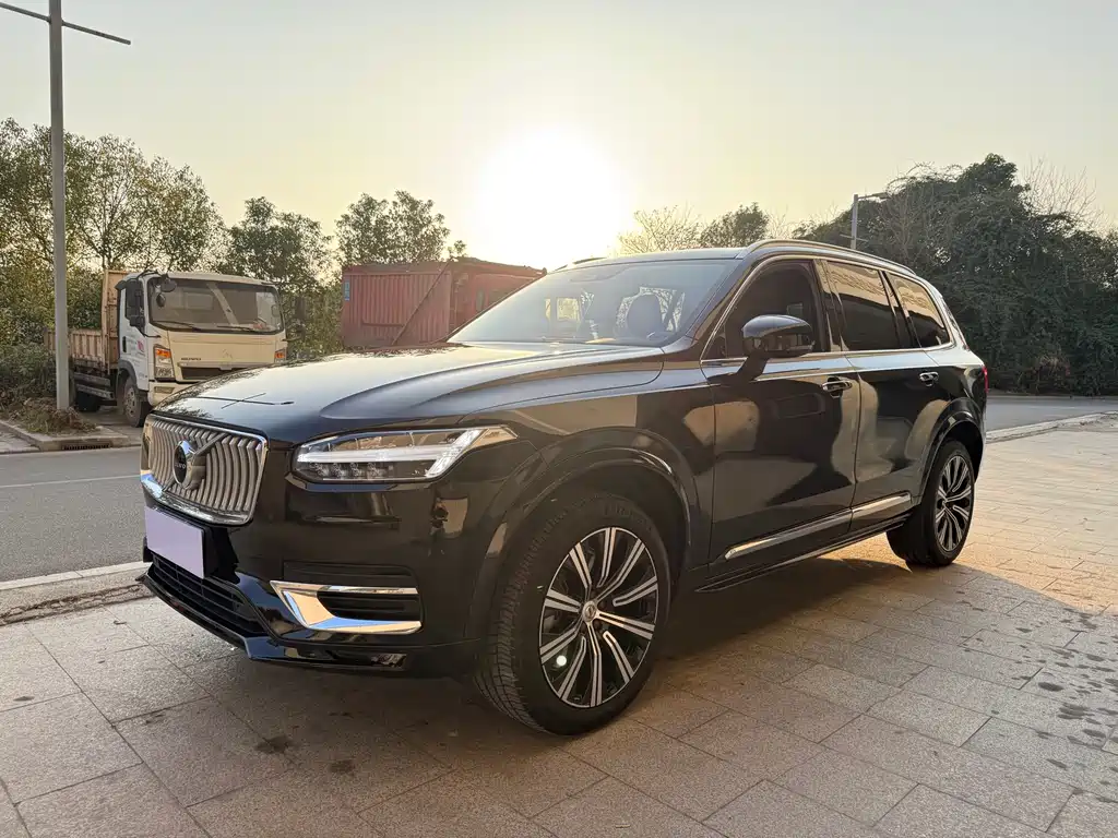 Volvo XC90 2020 — фото 1