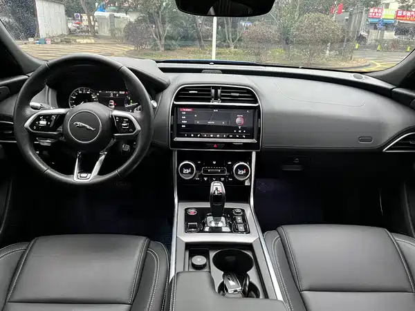 Jaguar XEL 2021
